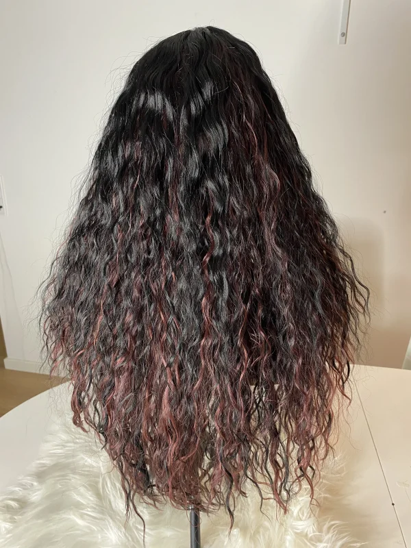 Elegante Lace Front Paryk med Naturlige Krøller og Mørkerøde Striber - Billede 3